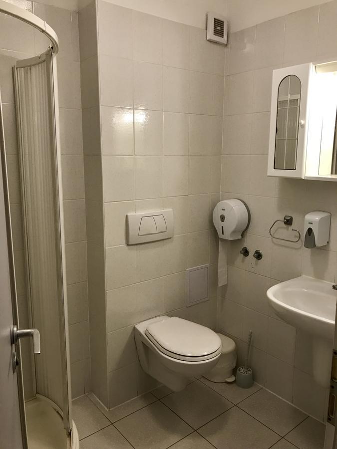 Well Hotel 하르카니 외부 사진